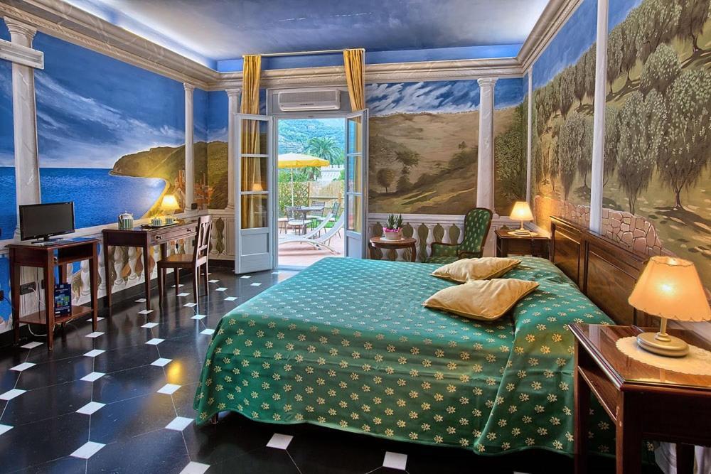 Palazzo Vescovile Hotel Ноли Экстерьер фото