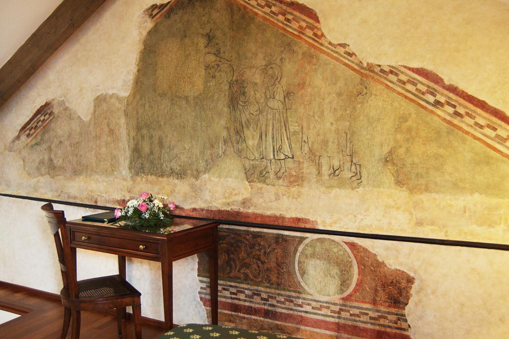 Palazzo Vescovile Hotel Ноли Экстерьер фото